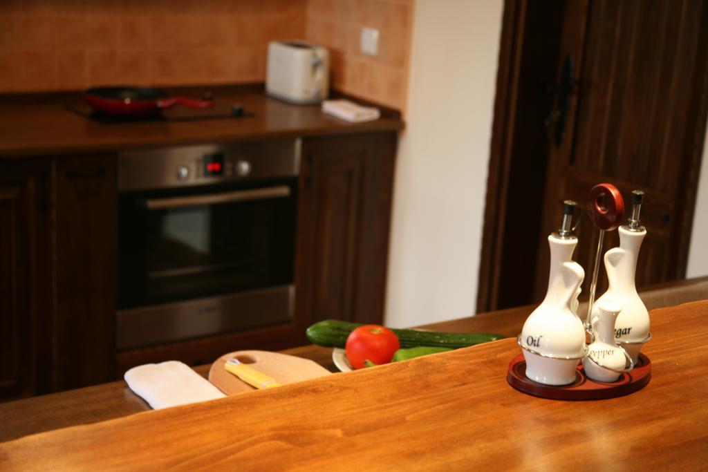 Sinabovite Houses Hotel Badevtsi Bilik gambar