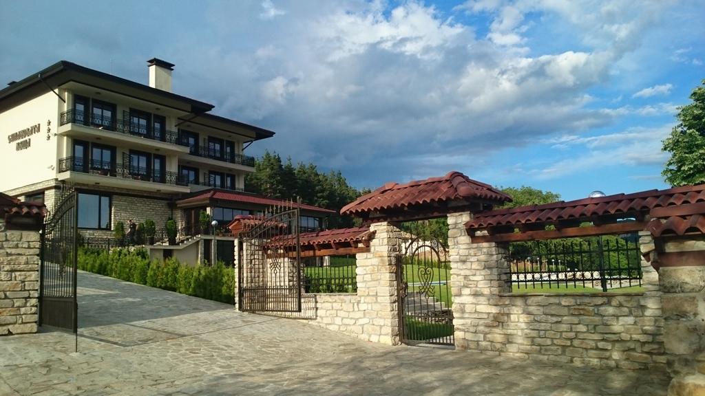 Sinabovite Houses Hotel Badevtsi Luaran gambar