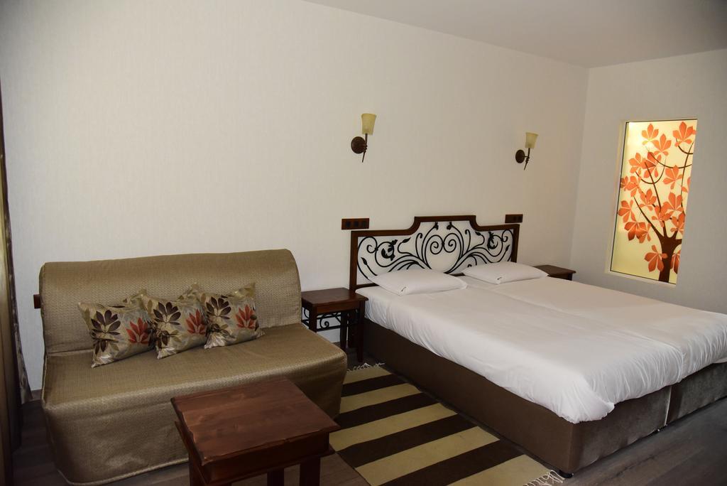 Sinabovite Houses Hotel Badevtsi Luaran gambar
