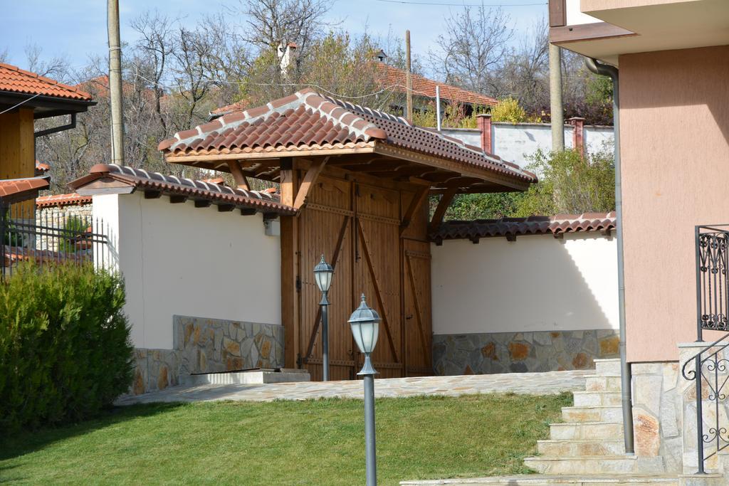 Sinabovite Houses Hotel Badevtsi Luaran gambar