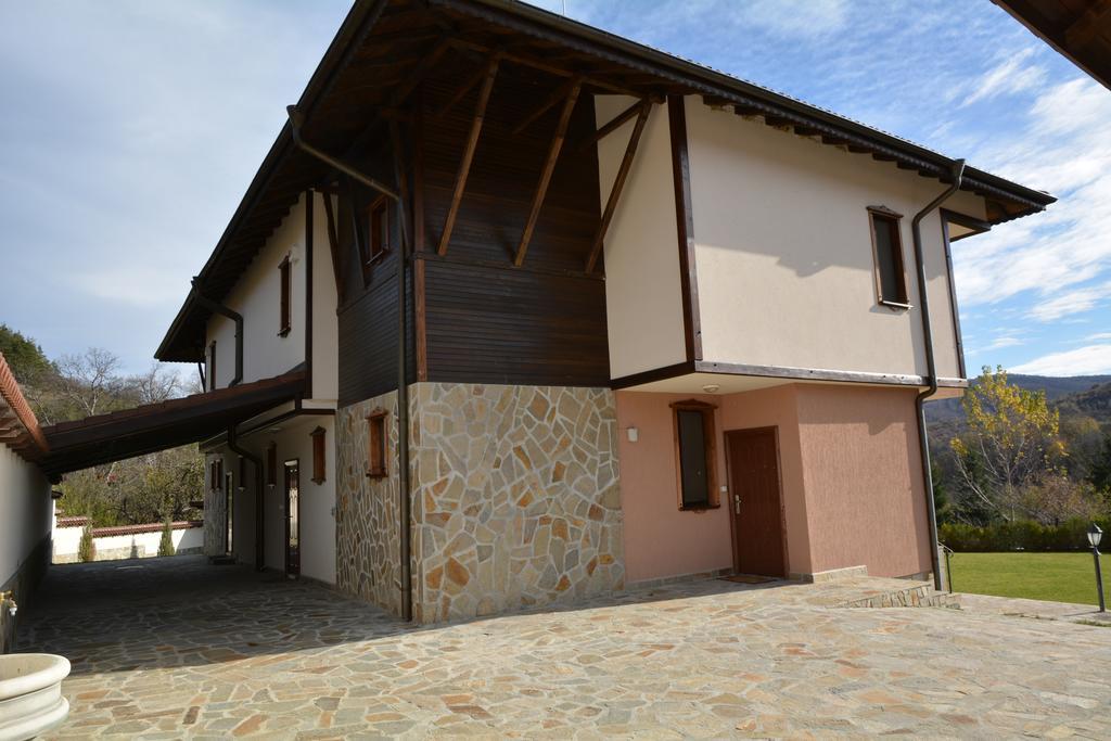 Sinabovite Houses Hotel Badevtsi Luaran gambar