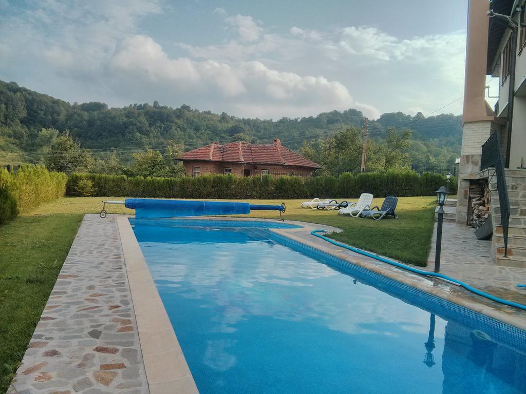 Sinabovite Houses Hotel Badevtsi Luaran gambar
