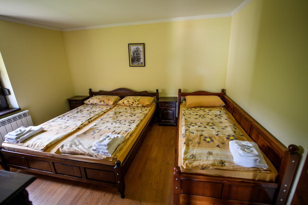 Sinabovite Houses Hotel Badevtsi Luaran gambar