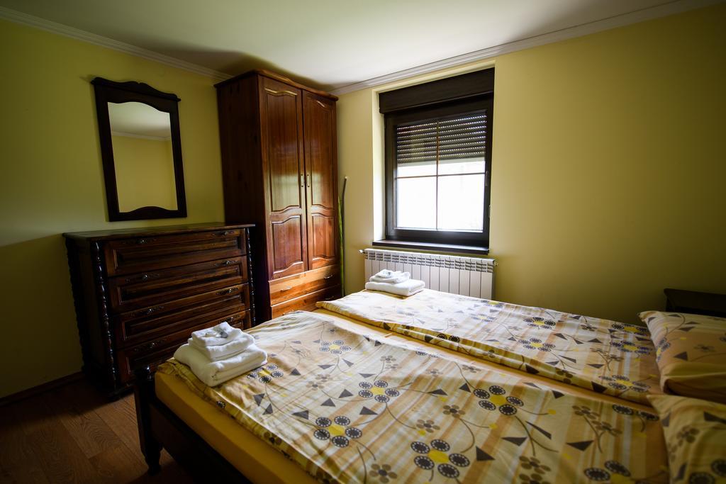Sinabovite Houses Hotel Badevtsi Luaran gambar