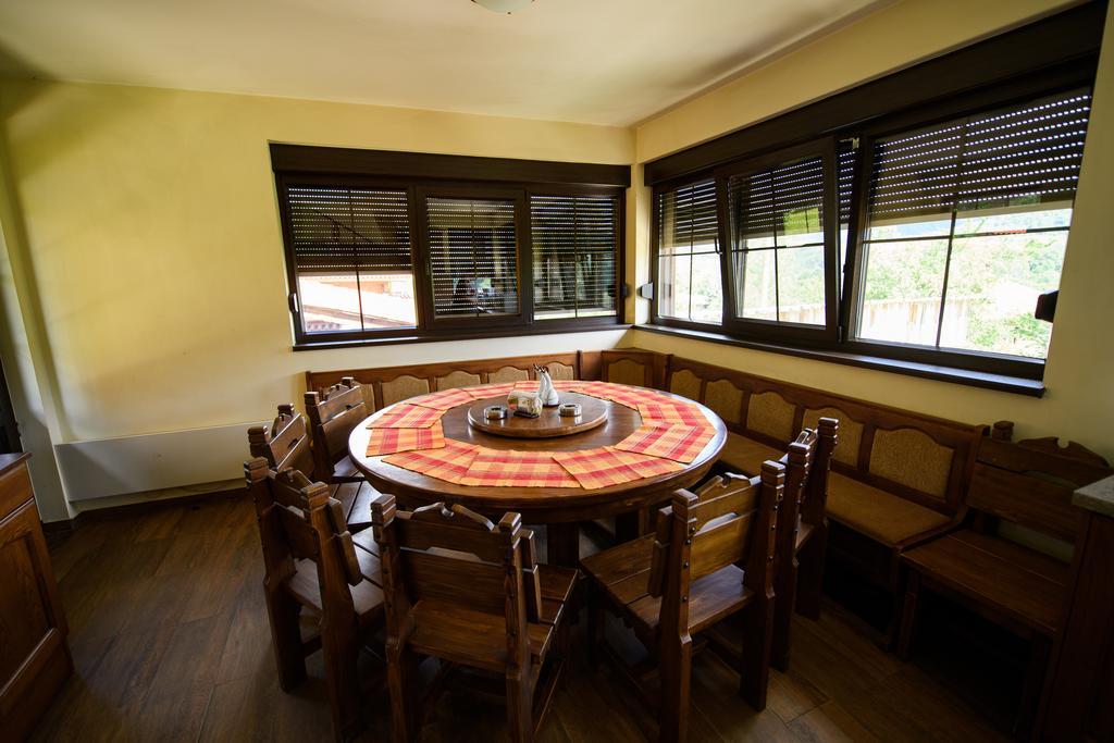 Sinabovite Houses Hotel Badevtsi Luaran gambar