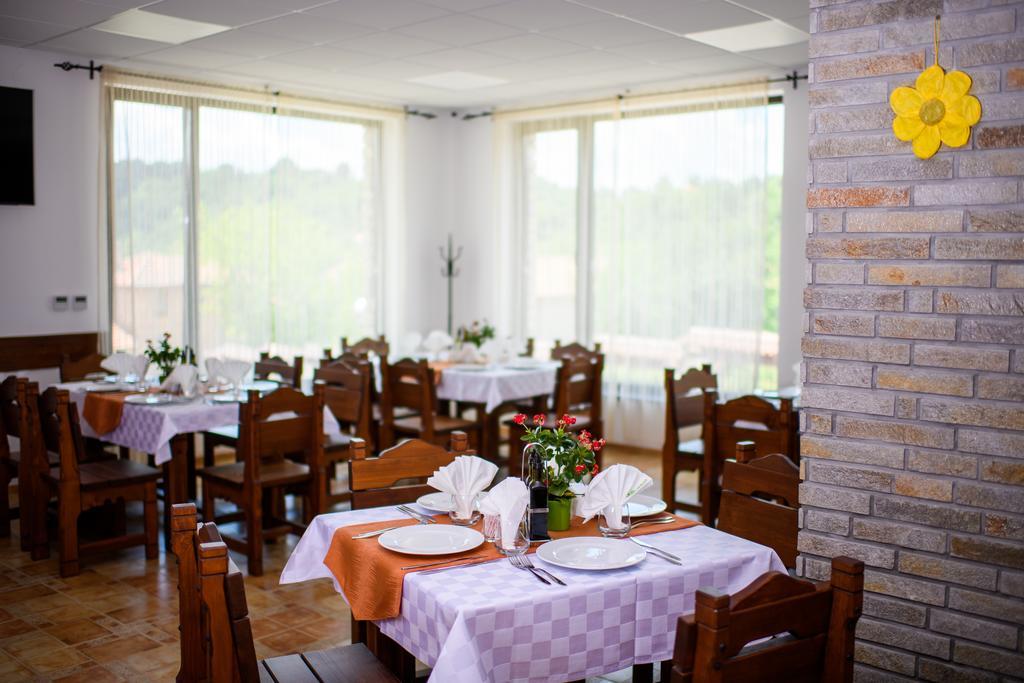 Sinabovite Houses Hotel Badevtsi Luaran gambar