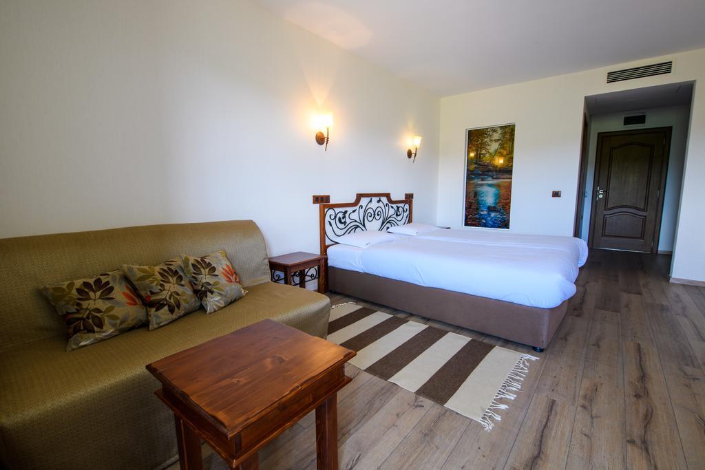 Sinabovite Houses Hotel Badevtsi Luaran gambar