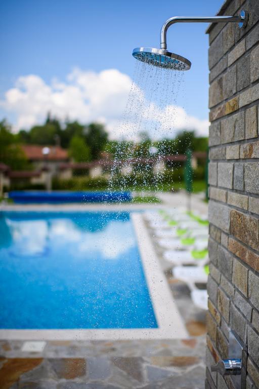 Sinabovite Houses Hotel Badevtsi Luaran gambar